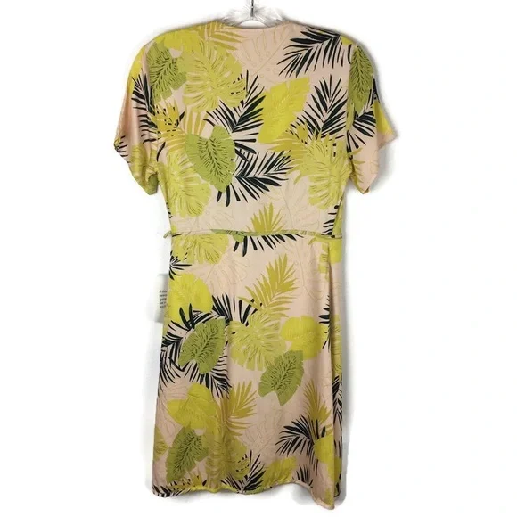 Bohme Floral Shauna Adjustable Short Sleeve Wrap Dress in Apricot - Picture 11 of 11